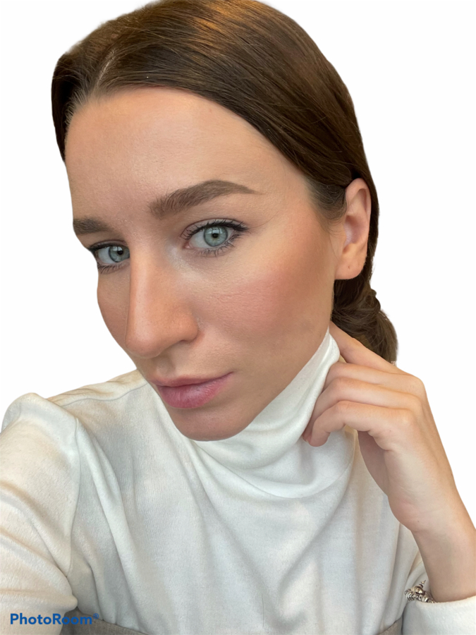 Нанесла румяна No MakeUp, Perricone MD на яблочки щёк, губы и под консилер для коррекции темных кругов под глазами