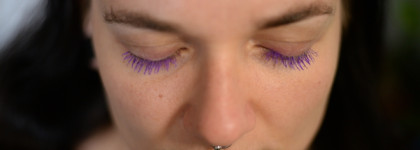 Косметика из сетевых магазинов: фиолетовая тушь H&M In Living Colour Mauveine