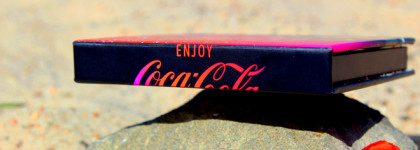 Палитра месяца: Revolution x Coca-Cola Creations Mini Starlight Palette