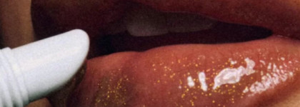 Rhode peptide lip tint Cinnamon roll: рождественская корица в объятьях синнабона