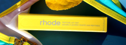 Rhode peptide lip tint Lemontini: из лета в осень с лимонным эскимо на губах