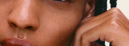 Rhode glazing milk ceramide facial essence: нежное молочко для кожи