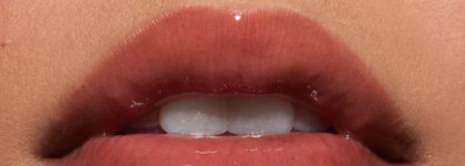 Kylie Cosmetics lip butter в оттенке peach mango: сливочный манго ушедшего лета