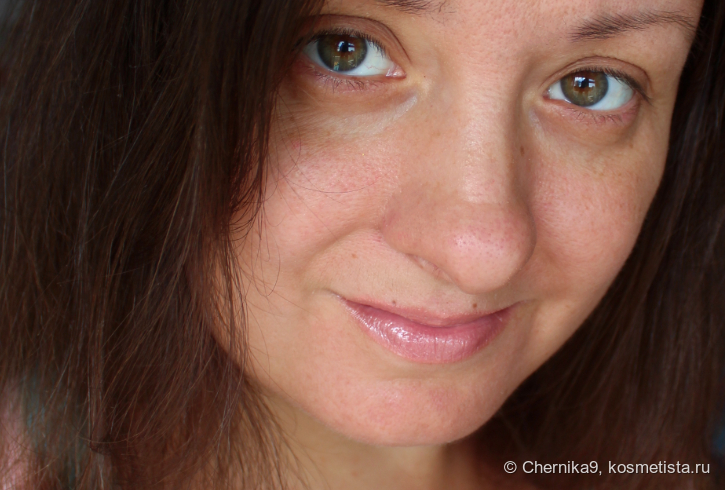 Дневной пасмурный свет чуть светлее