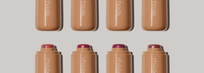 Палитра месяца Rhode pocket blush в оттенке plum: любовь с первого взгляда