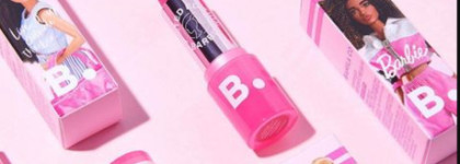 Barbie & Banila Co Velvet Blurred Veil Lipstick в оттенке PK05 Style Icon: палитра месяца в дизайне 90-х