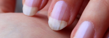 Лак для ногтей Yolo base+care 181: зимняя нежность в лёгком оттенке