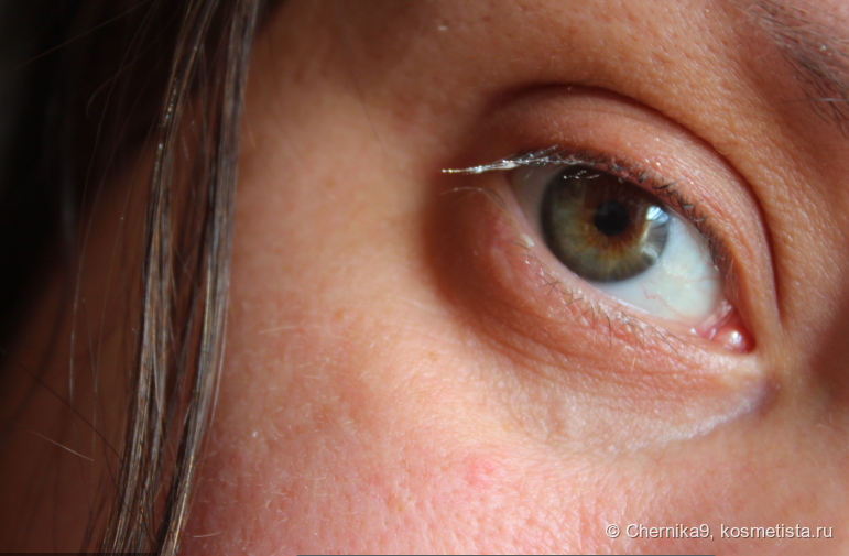 Тушь издали, ресницы без керлера