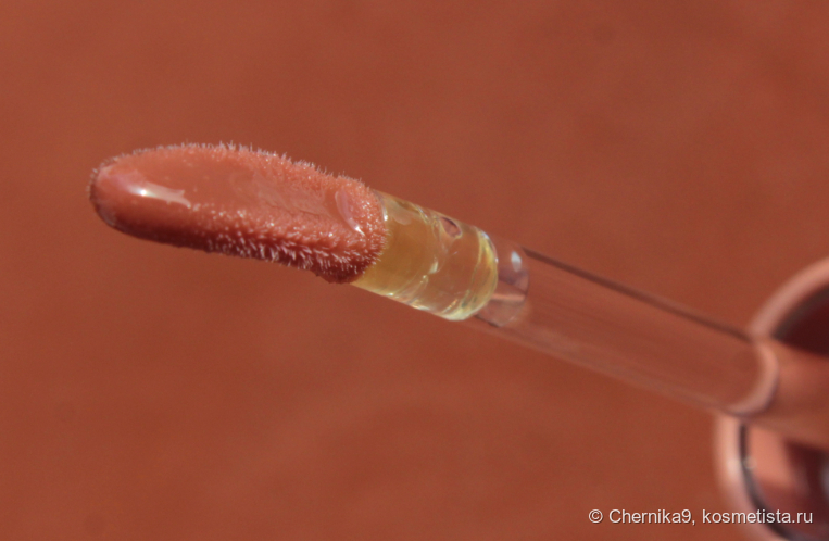 Кисточка близко