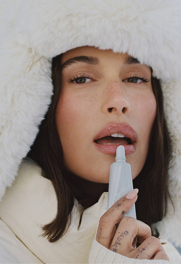 Хейли с маской