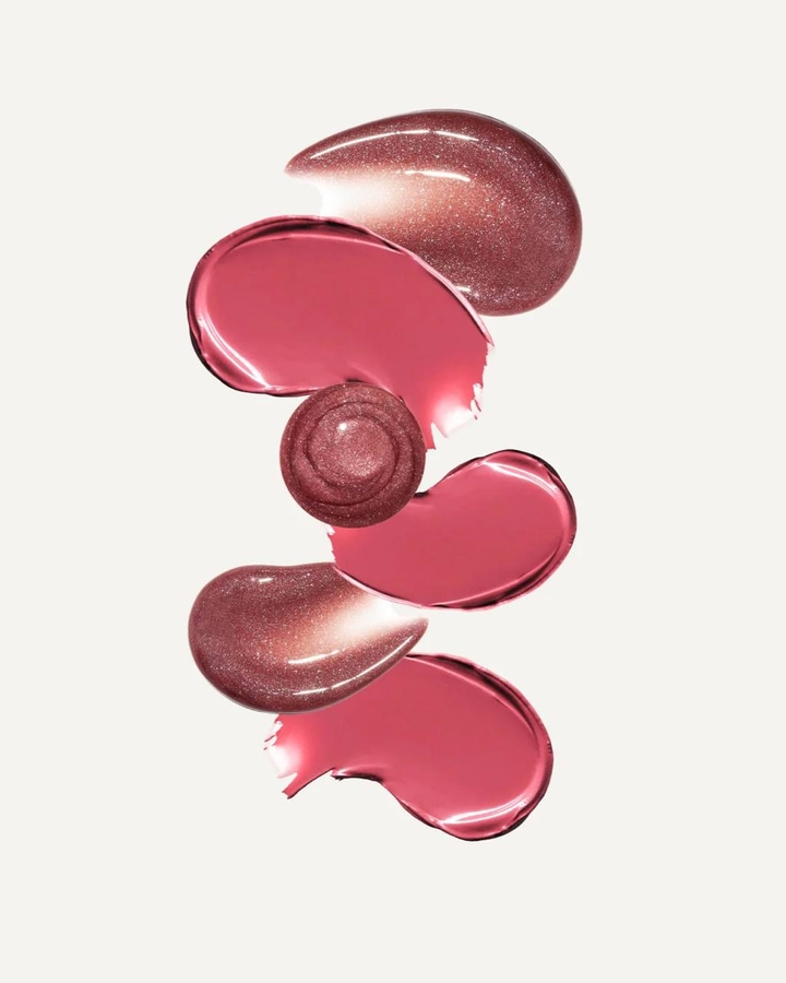 Мазки тинта и румян