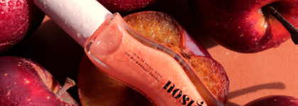 Нежная космическая слива с Gisou honey infused lip glazed plum
