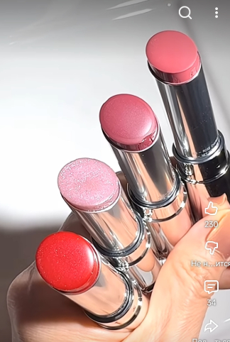 4 оттенка помады снизу вверх: 791, 194, 842 и 306