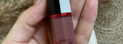 Новинка, с которой я ощутила себя Круэллой Де Виль. Жидкая матовая помада Retro Matte Liquid Lipcolour от MAC, оттенок Queen Of Mean