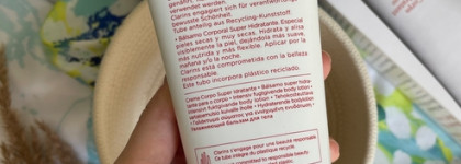 Увлажнение тела вышло на новый уровень с увлажняющим бальзамом от Clarins Baume Corps Super Hydratant с маслом карите