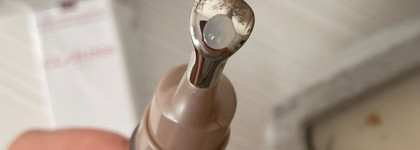 Сказала отёкам не до свидания, а пока с новинкой от Clarins. Сыворотка для кожи вокруг глаз V Shaping Facial Lift