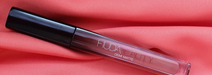 Инстаграмные губы - это реально с жидкой помадой Huda Beauty Demi Matte SHEro