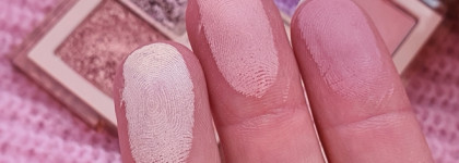 Розовая красавица от Huda Beauty Light Nude Obsessions Eyeshadow Palette