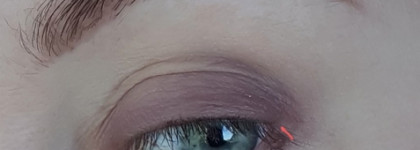 Легкий и максимально простой макияж в желтых тонах. Фото урок