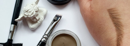 Помада для бровей Dipbrow Pomade Anastasia Beverly Hills в оттенке Taupe