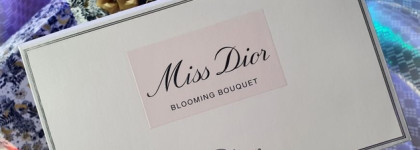 Рождественский набор Dior Gift Sets Christmas Holiday 2021. Miss Dior Blooming Bouquet Set