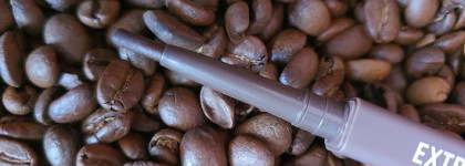 Очень стойкий карандаш для глаз Clio Extreme Gelpresso Pensil Liner 02