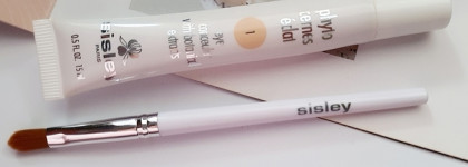 Лучший фитокорректор для кожи вокруг глаз Sisley Phyto-Сernes Eclat Eye Concealer 1