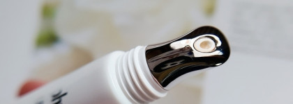 Лучший фитокорректор для кожи вокруг глаз Sisley Phyto-Сernes Eclat Eye Concealer 1