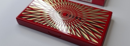 Рождественская палетка теней для век Bobbi Brown Smokey Gleam Eyeshadow Palette Christmas Holiday 2024