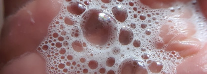 Шампунь для роста волос с растительными экстрактами Hadat Cosmetics Hydro Root Strengthening Shampoo