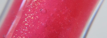 И снова бренд Elian приятно удивляет: оттеночный блеск-тинт для губ Elian One Touch Tinted Gloss #02 Pink Ice