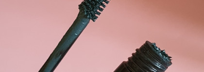 Худшая тушь для ресниц: Far and For Extra Volume Mascara 04 Green