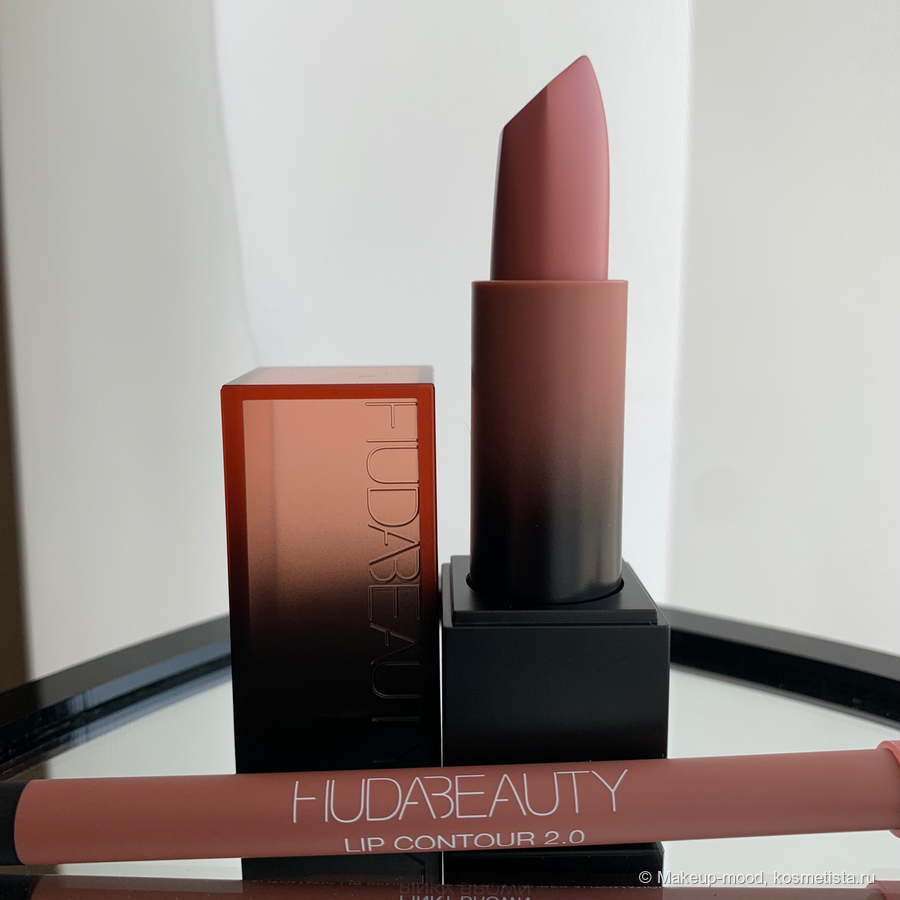 Huda Beauty: Power Bullet Cream Glow Hydrating Lipstick в оттенке Angel и Lip Contour 2.0 Automatic Matte Lip Pencil в оттенке Pinky Brown