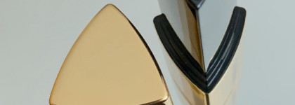 Румяная любовь с Hourglass Vanish Blush Stick в оттенке Sacred