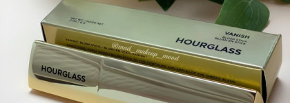 Румяная любовь с Hourglass Vanish Blush Stick в оттенке Sacred