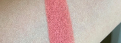 Румяная любовь с Hourglass Vanish Blush Stick в оттенке Sacred