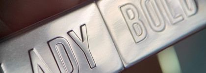 Очень стойко и ярко! Too Faced Lady Bold в трех оттенках: Rebel, I'm a Boss, Unafraid