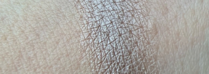 Бюджетные тени на каждый день. Essence Soft Touch Eyeshadow в оттенках Eternity (03) и XOXO (04)