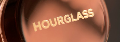 Это даже не аналог-это одни и те же тени! Hourglass Scattered Light (Smoke) VS Bodyography Glitter Pigment (Prism, Later Skater)