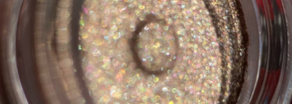 Это даже не аналог-это одни и те же тени! Hourglass Scattered Light (Smoke) VS Bodyography Glitter Pigment (Prism, Later Skater)