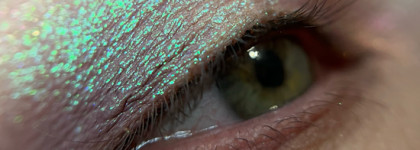 Знакомство с брендом Sergey Naumov: Supermatic False Lashes в оттенке Dark Blue Comedy, Autograph Esc, Cheek Color в оттенке Keep Loving, Lip Gloss в оттенке Made in Dance