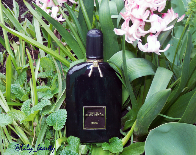 Black Orchid. Чёрная Орхидея, флакон из чёрного, угольного стекла. Аромат из одноименного фильма