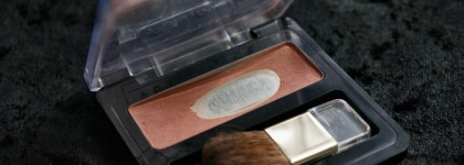 Опустись со мной на дно: дыры в любимых продуктах декоративной косметики