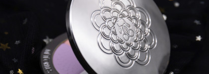 Прессованные метеориты: Guerlain Meteorites Compact Colour Correcting, Blotting And Lighting Powder