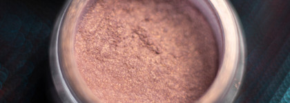 "Сладкая булочка" и "Грезящая о расколе мира". Пигменты TammyTanuka