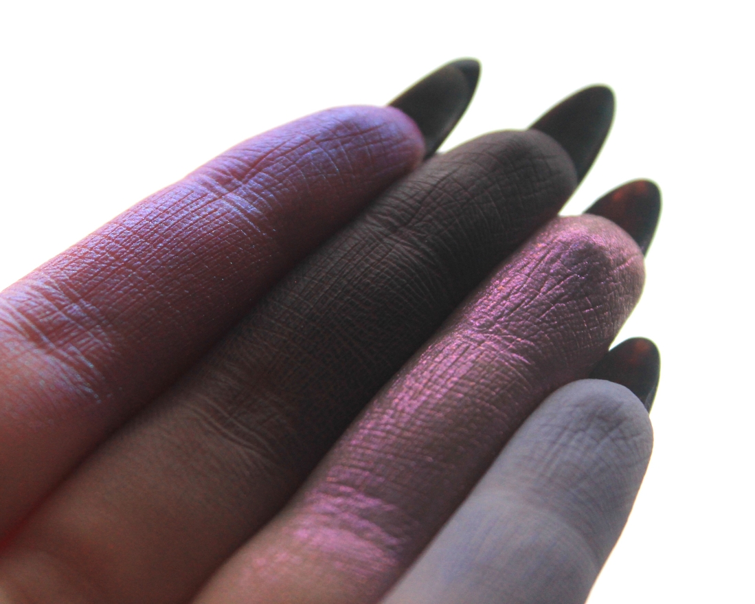 Дуохромы Arwen и The Fellowship переливаются.