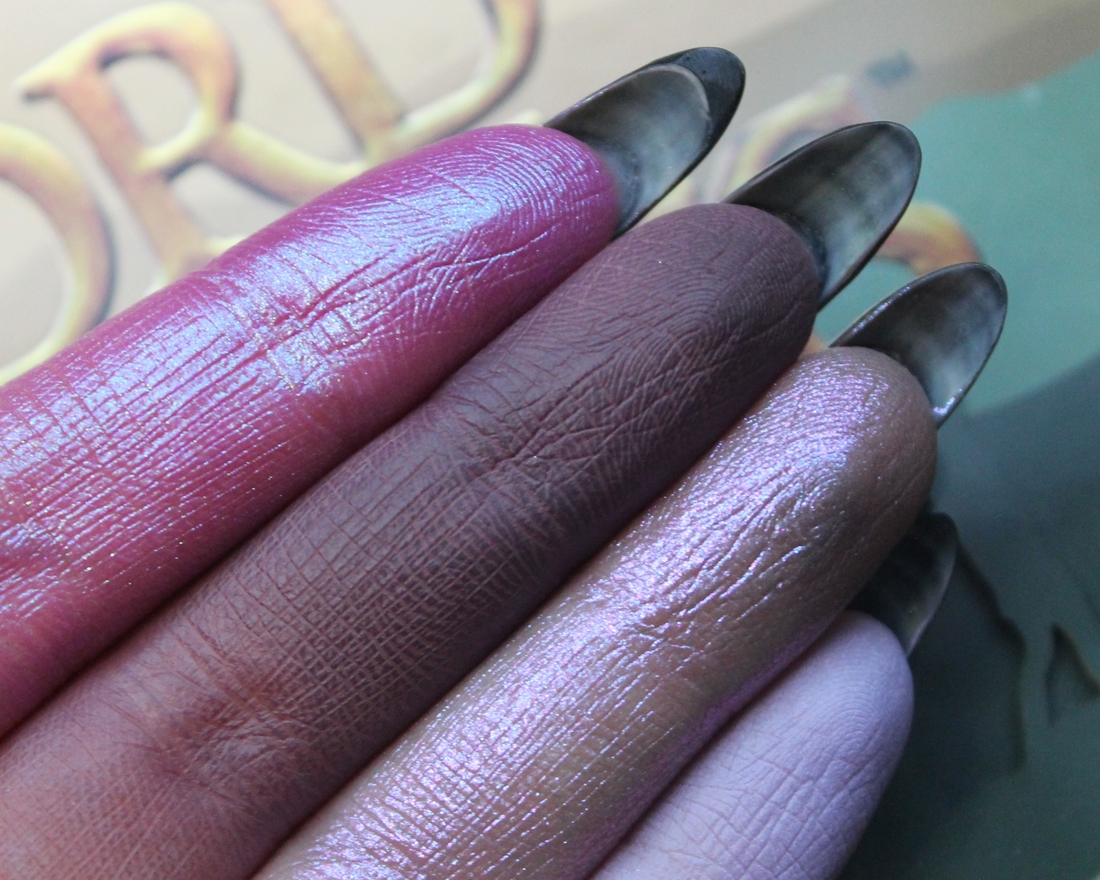 Слева направо: Arwen, Gollum, The Fellowship, Evenstar.