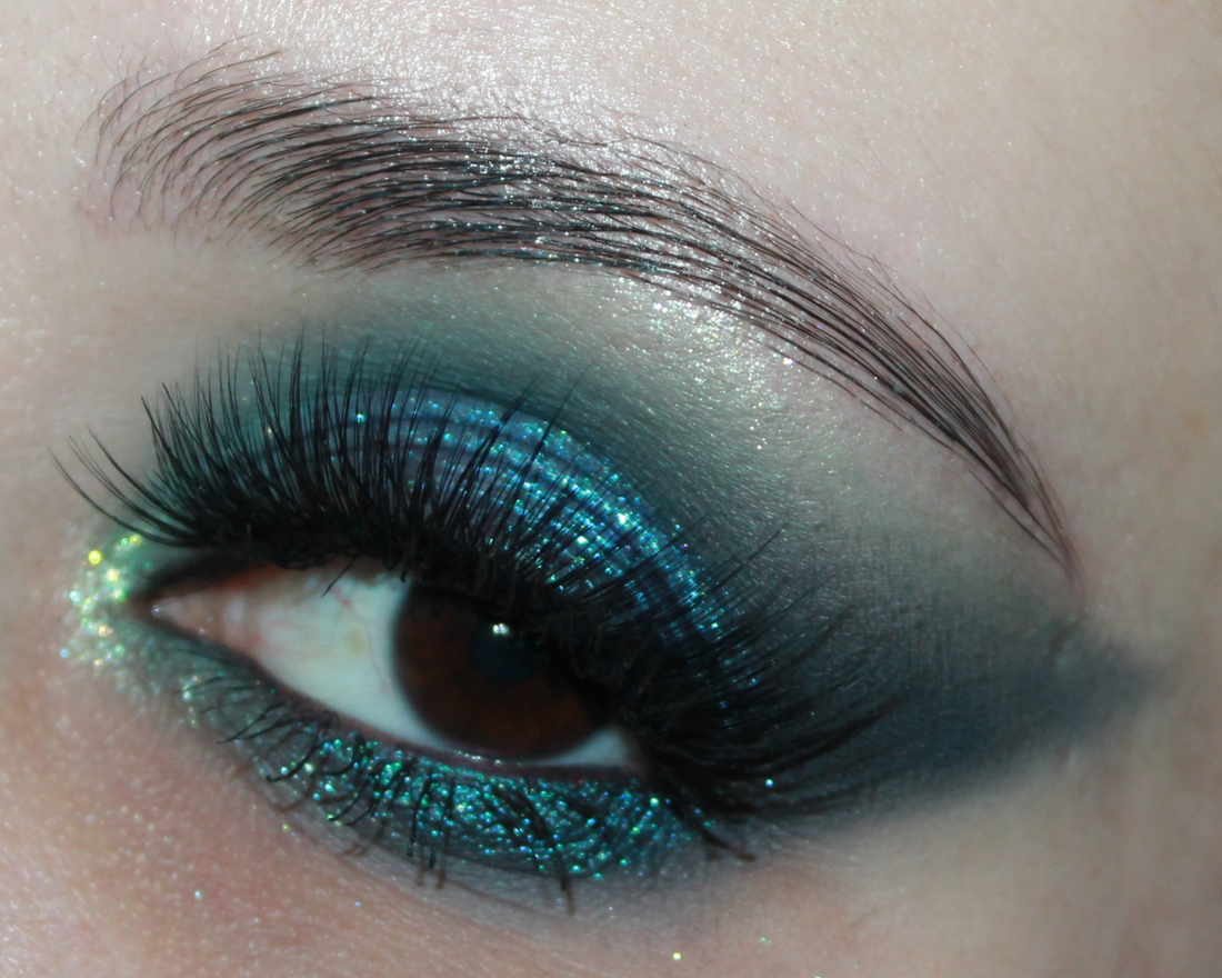 Естественное освещение + вспышка.