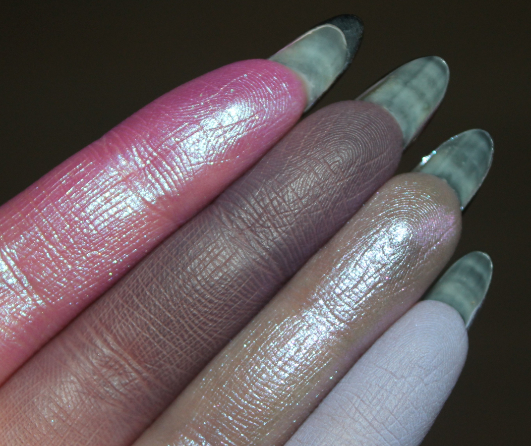 Слева направо: Arwen, Gollum, The Fellowship, Evenstar. Естественное освещение + вспышка.