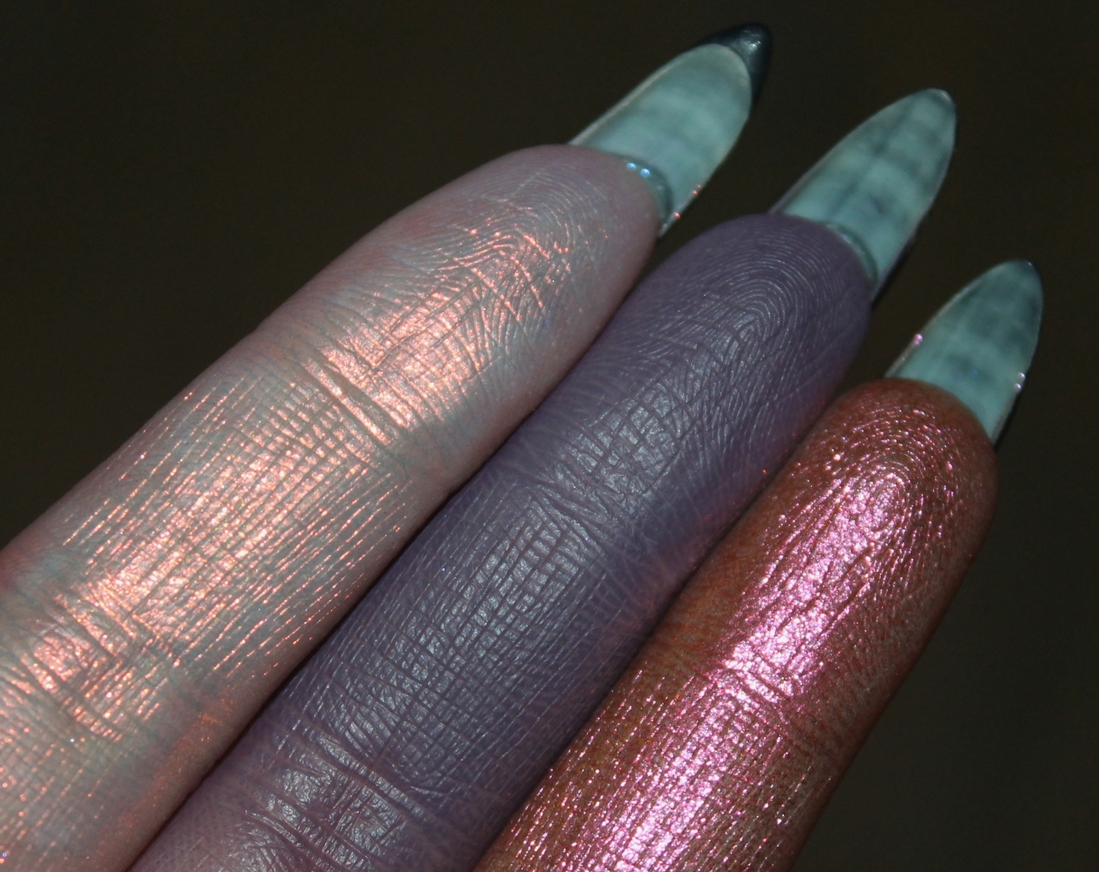 Слева направо: Cara Mia, Strangeness, Lenore. Вспышка.